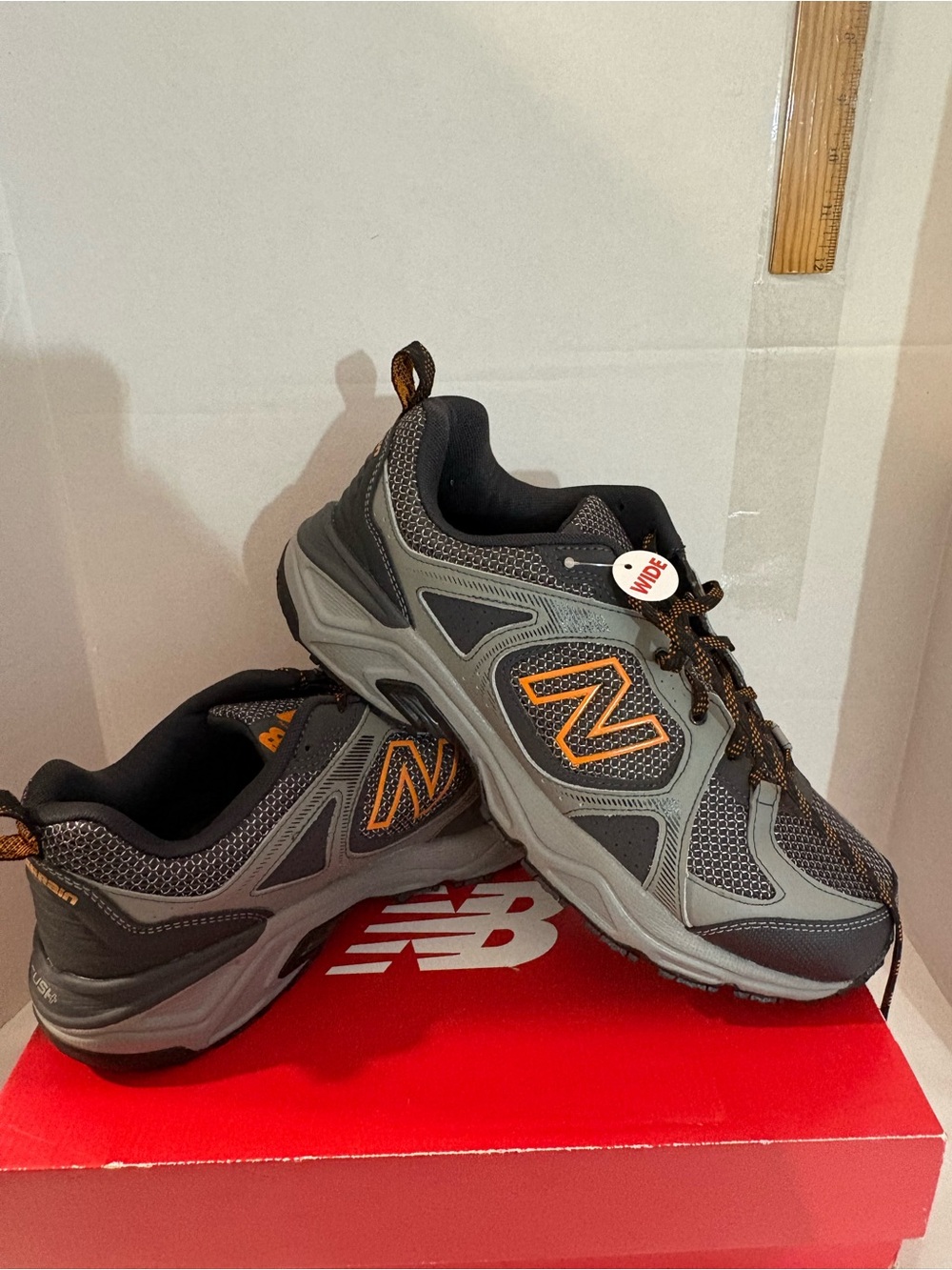 New Balance Trail Running Shoes men’s SZ 11  grey black mesh orange logo NWT
